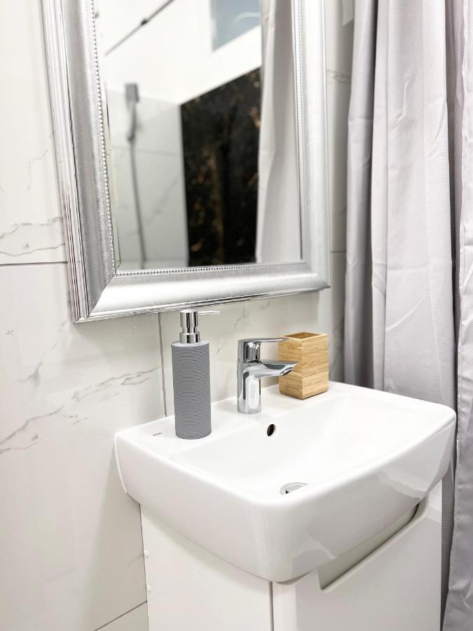 N24 Apartments By Small Home בודפשט מראה חיצוני תמונה